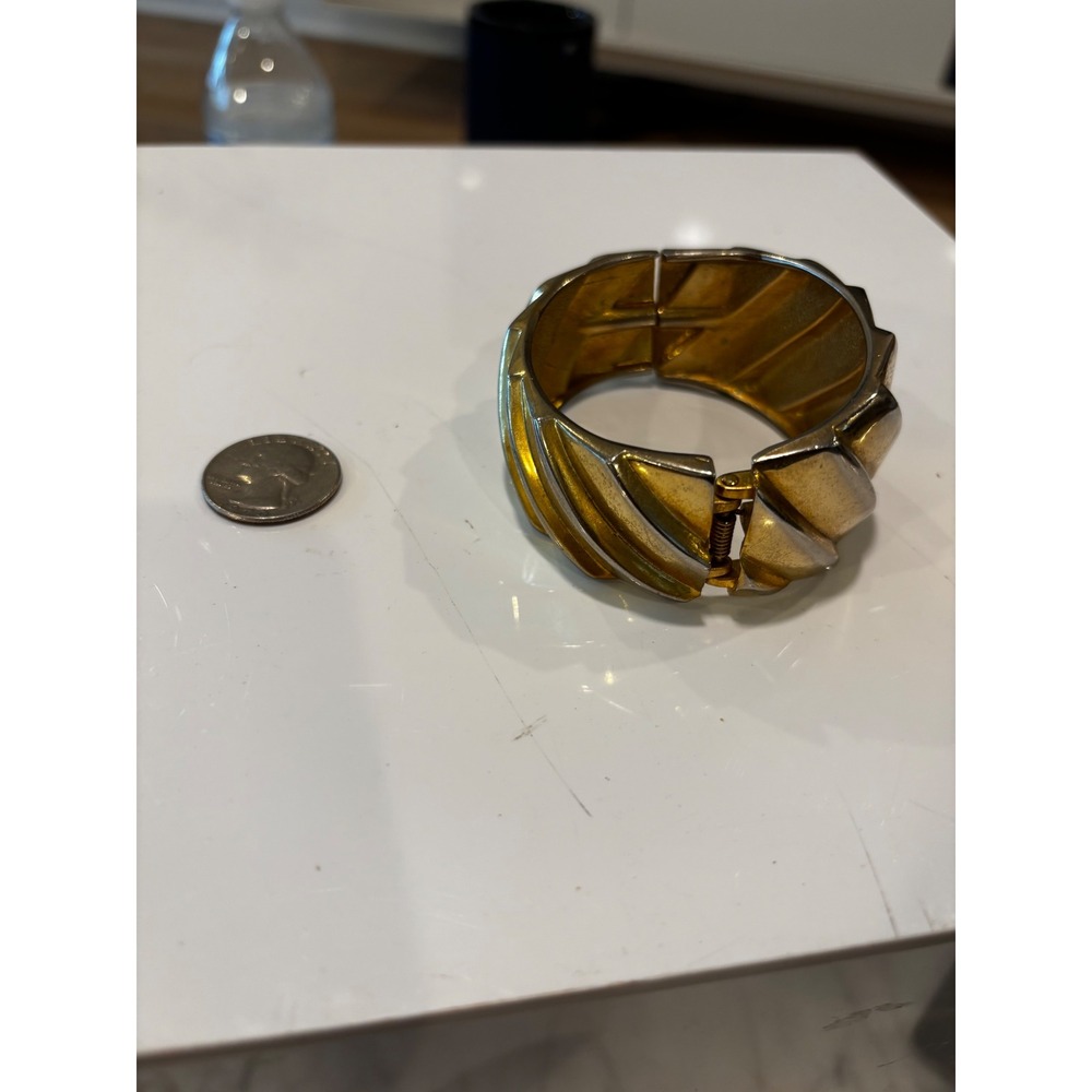 Hinged Cuff Bracelet OS Gold Ribbed Chunky Statement Vintage - Picture 4 of 5